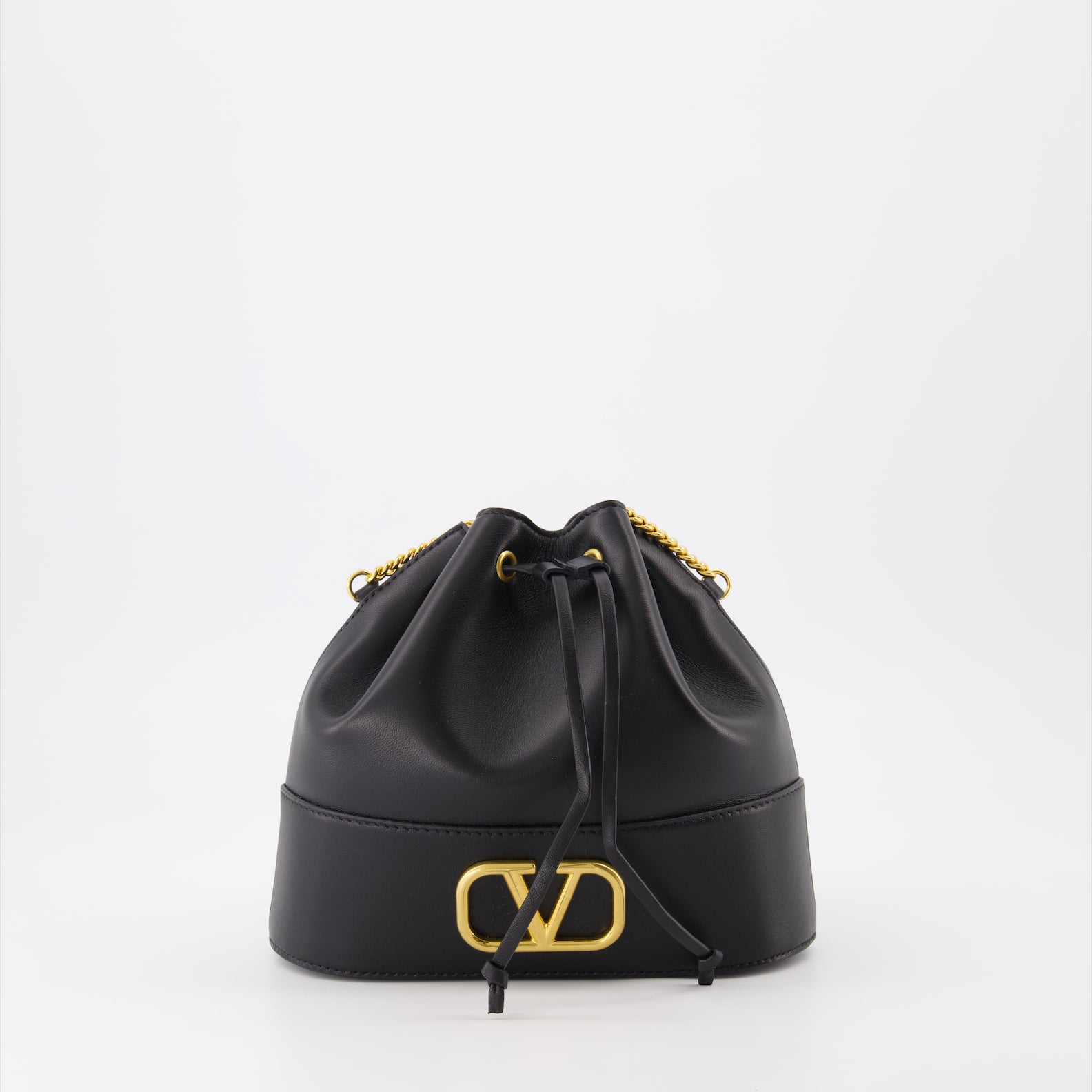 VLogo bucket bag