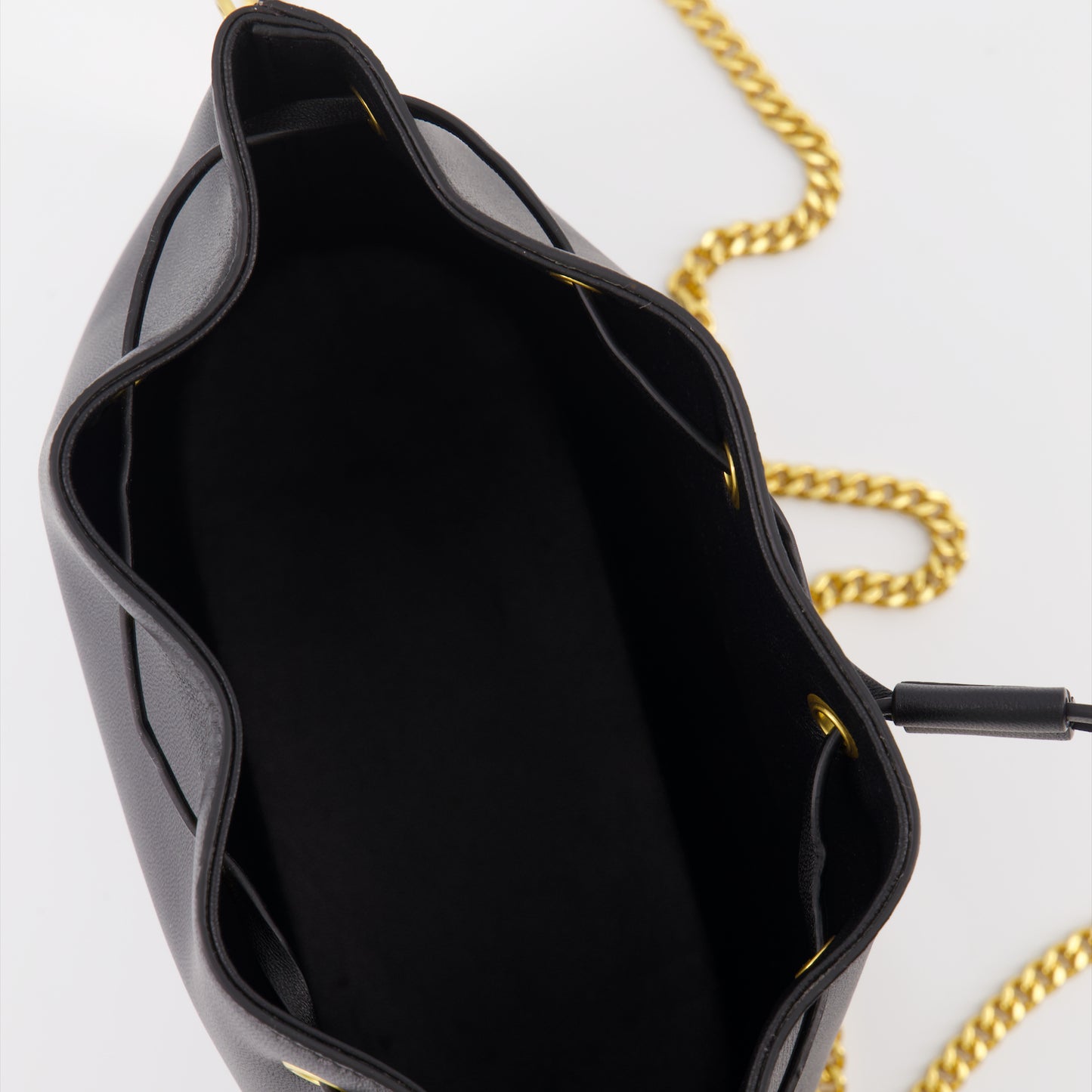 VLogo bucket bag