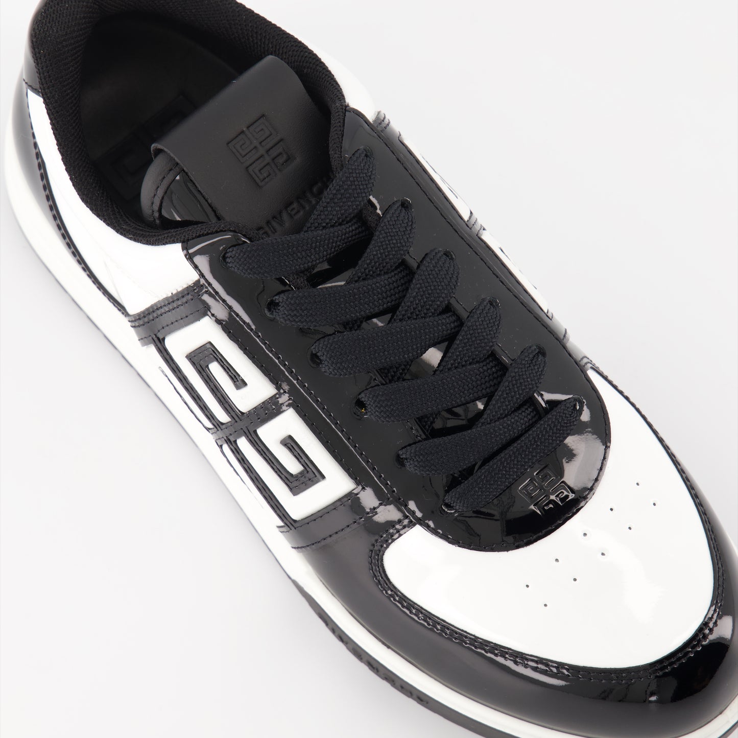 G4 sneakers