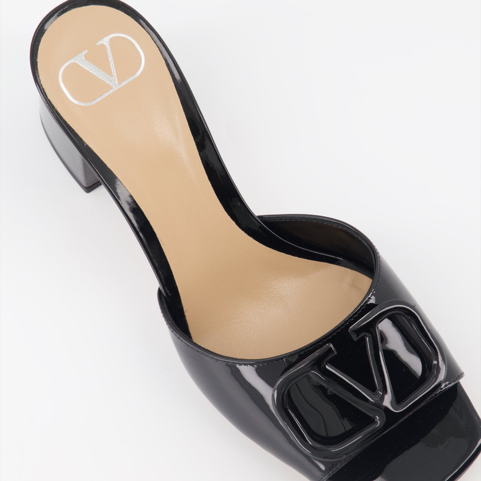 VLogo heeled mules