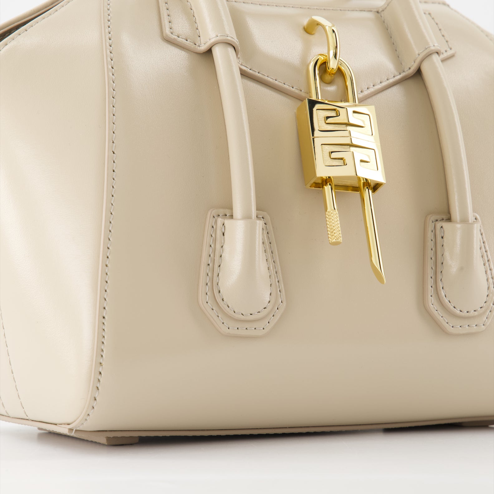 Sac givenchy beige hot sale