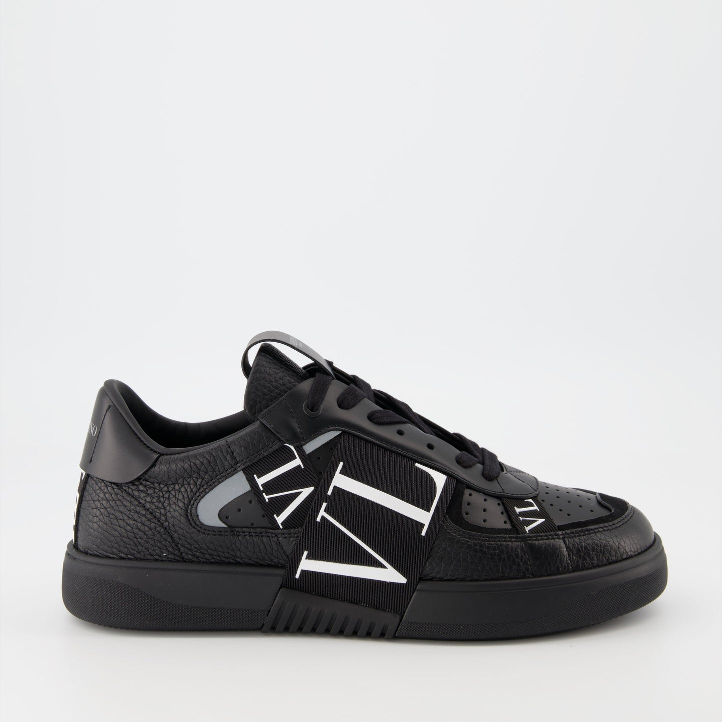 VL7N sneakers