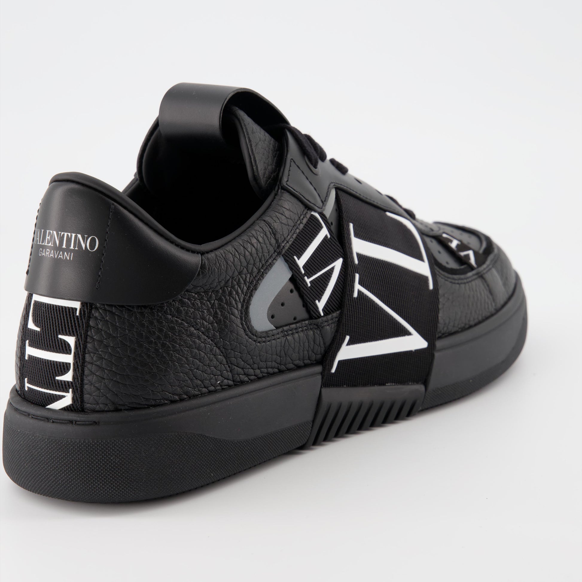 VL7N sneakers