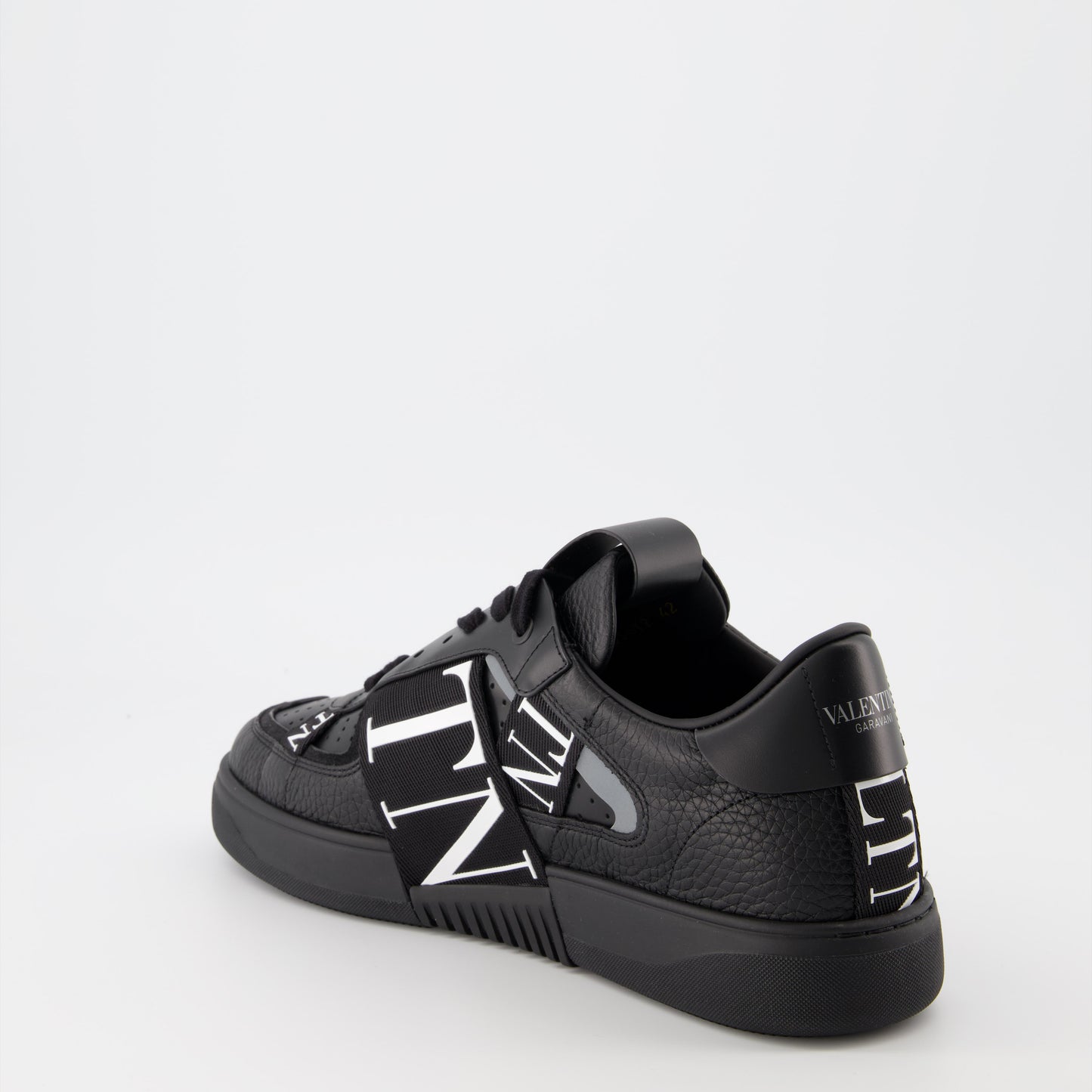 VL7N sneakers