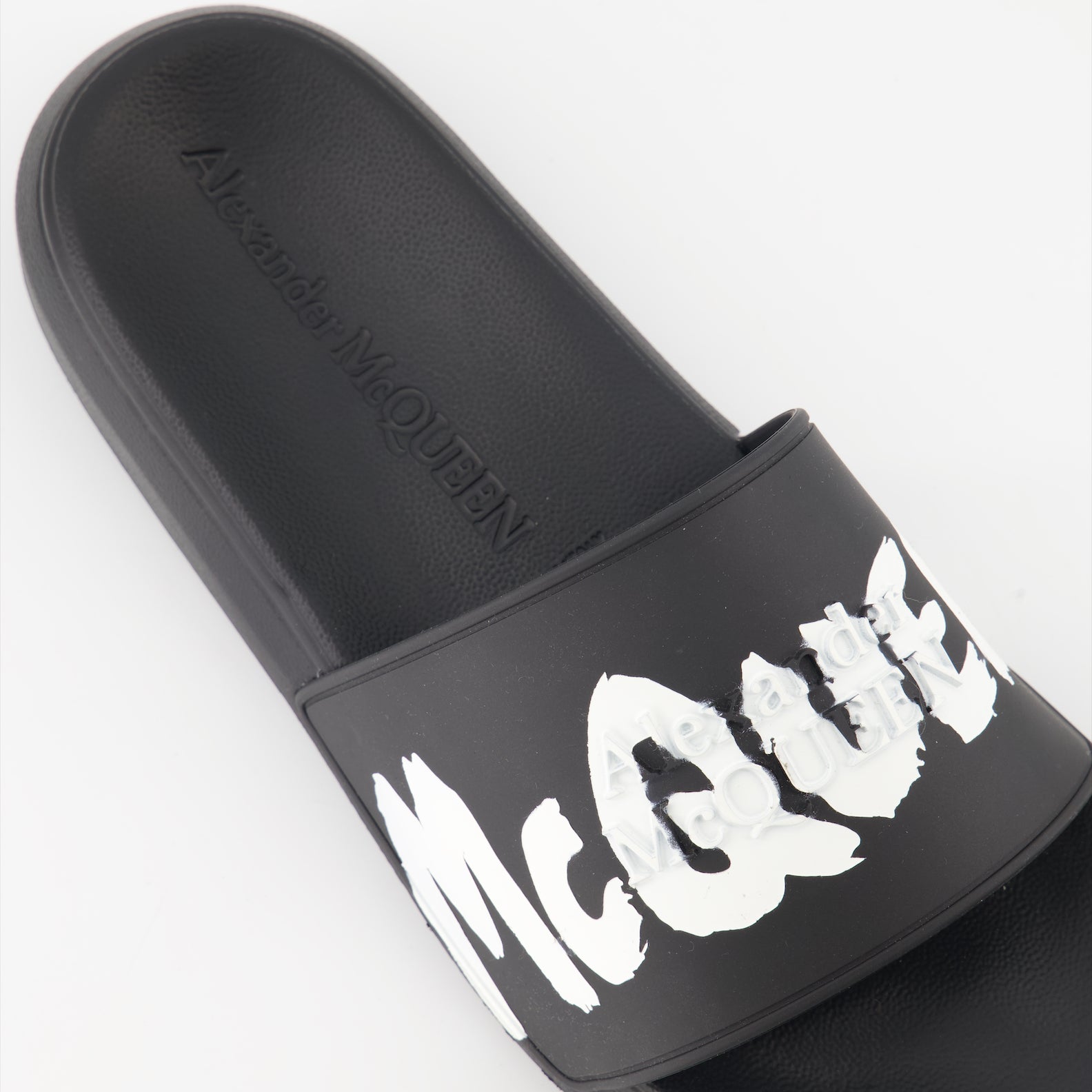 Alexander McQueen graffiti-logo slip-on slides - Black