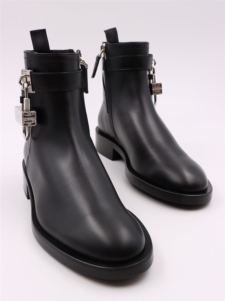 Lock flat ankle boots