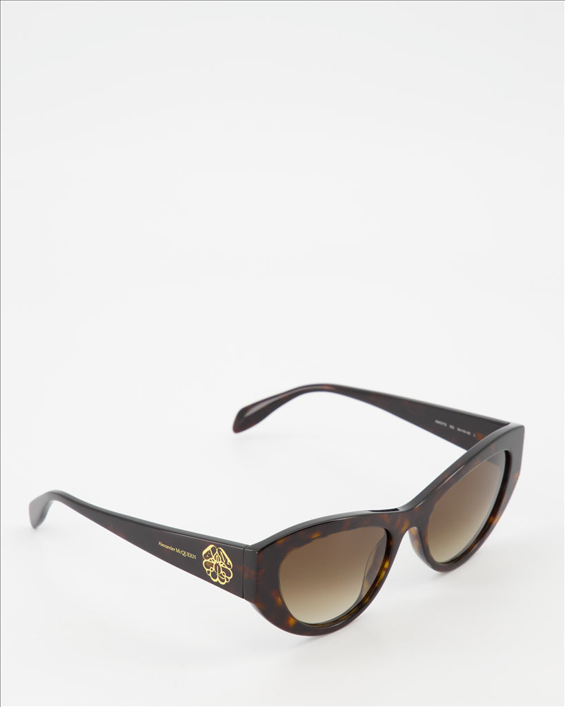 Tortoiseshell-patterned sunglasses