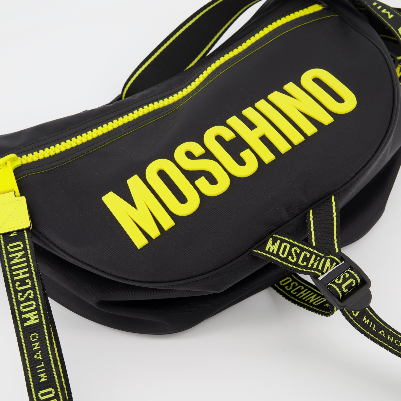 Sacoche discount moschino homme